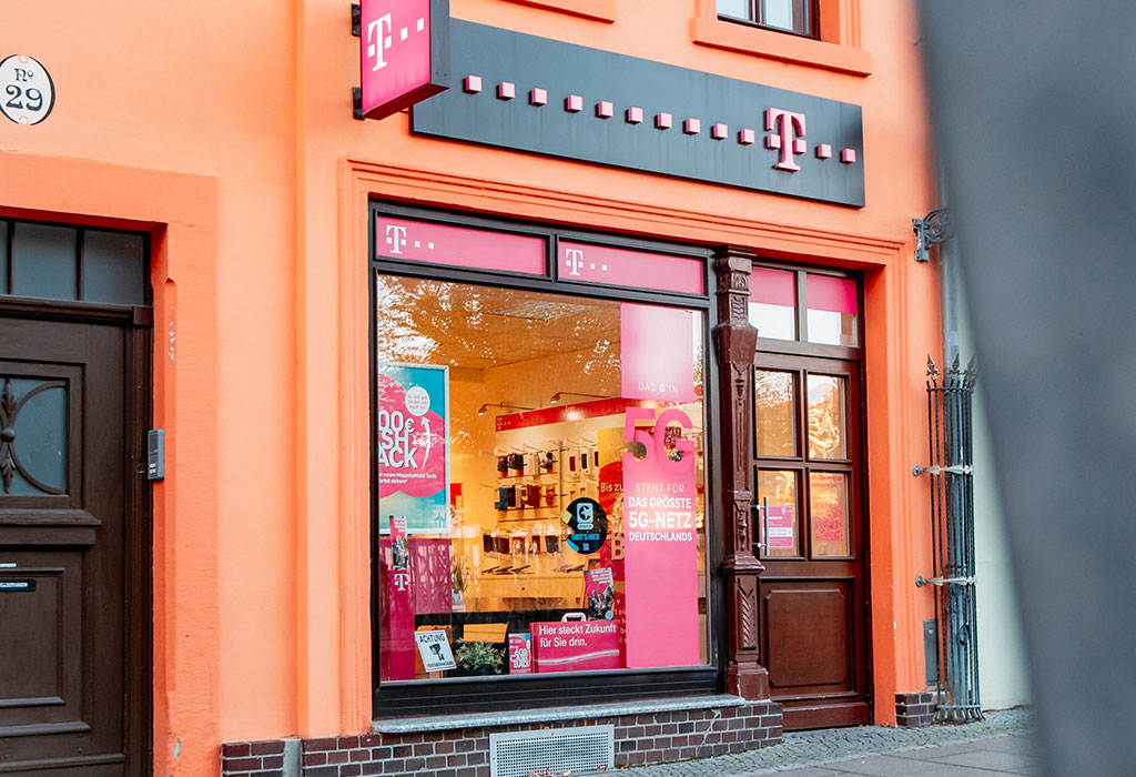 Shop, Außenansicht. Welkona - Ihr Telekom Partner in Bernburg