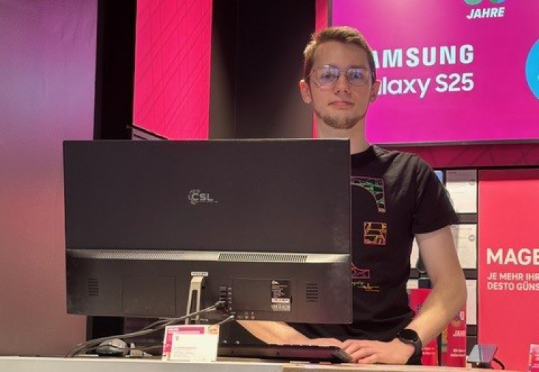 Niklas May, Shop-Verkäufer. Welkona - Ihr Telekom Partner in Pirna